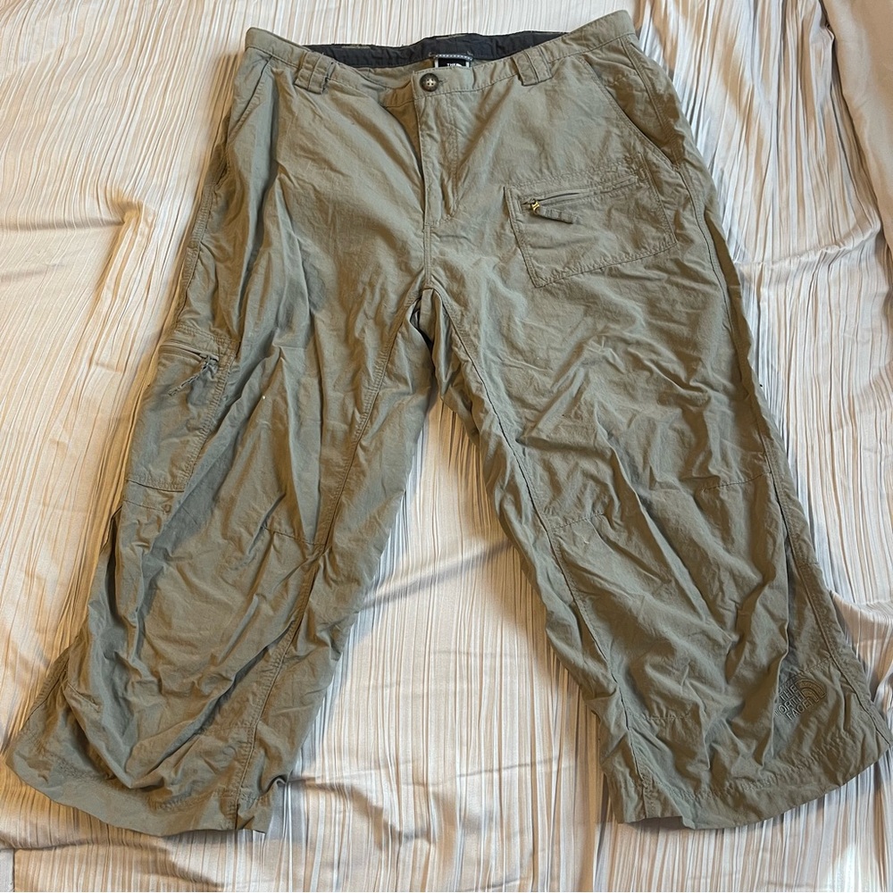 The North‎ Face khaki women’s capris size 4